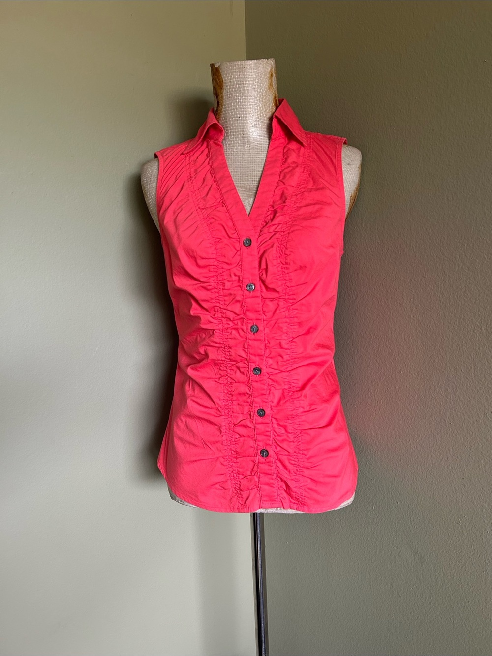 Express Design Studio Coral Sleeveless 
Ruched Front Detail Button Down Top